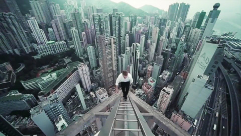 极限运动!!令人兴奋的屋顶跑酷